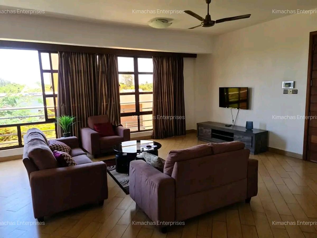 3 Bed Apartment with En Suite at Moyne Drive - 15