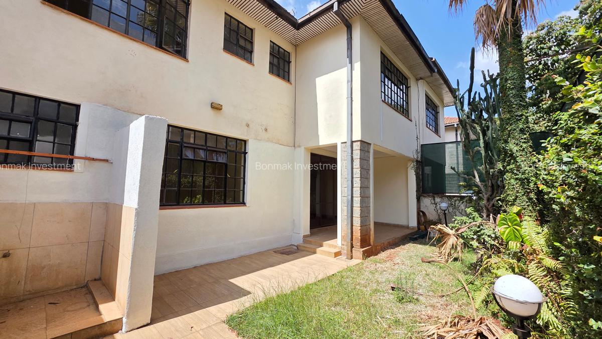 4 Bed Townhouse with En Suite at Karbaserian Avanue - 20