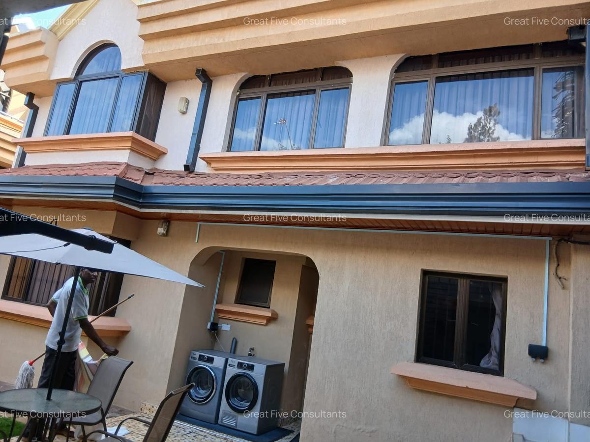 4 Bed Villa with En Suite in Runda - 3