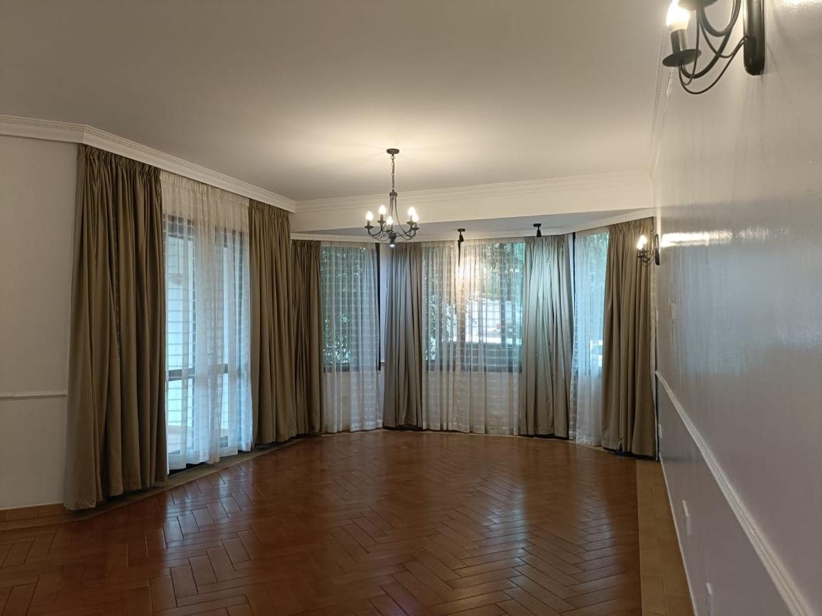 3 Bed Townhouse with En Suite in Spring Valley - 5