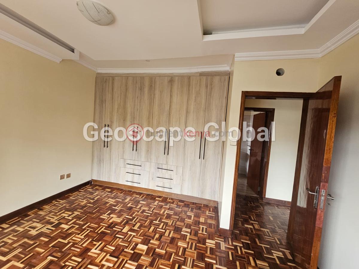 4 Bed Townhouse with En Suite in Spring Valley - 3