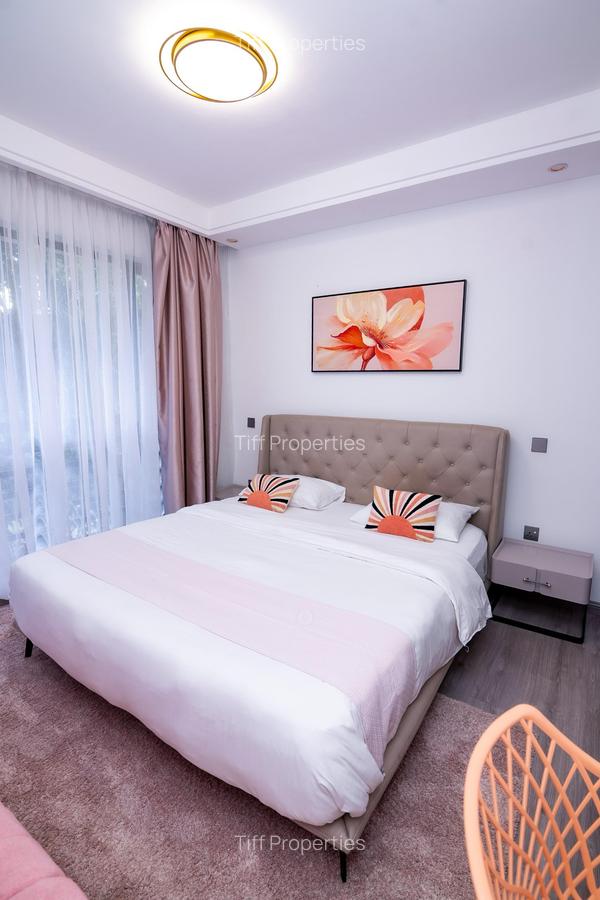 3 Bed Apartment in Riverside - 12