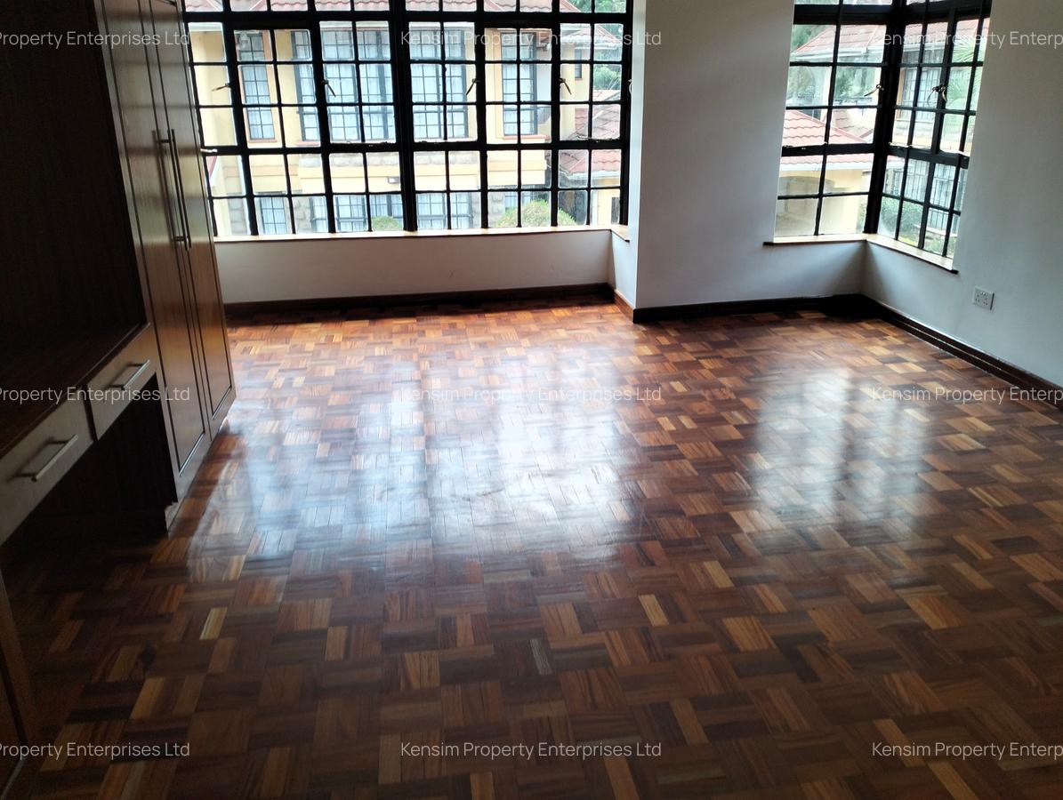 5 Bed Townhouse with En Suite in Lavington - 10