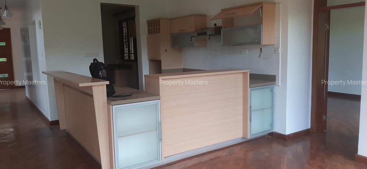 4 Bed Villa with En Suite at Ridgeways - 8