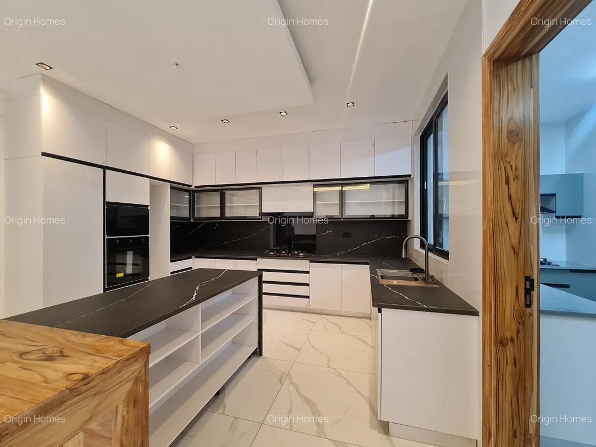 4 Bed Apartment with En Suite at Peponi Road - 15