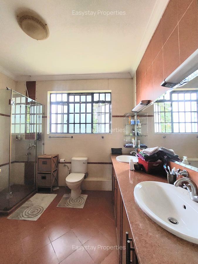 4 Bed Townhouse with En Suite in Lavington - 14