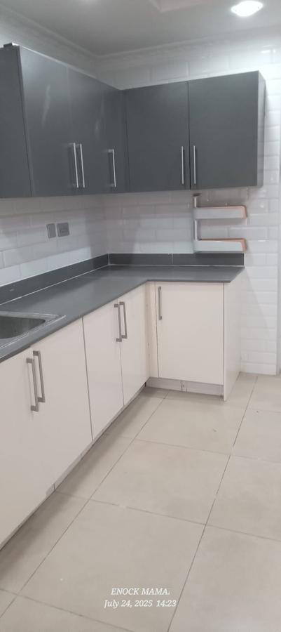 5 Bed House with En Suite at Statehouse Areas - 5