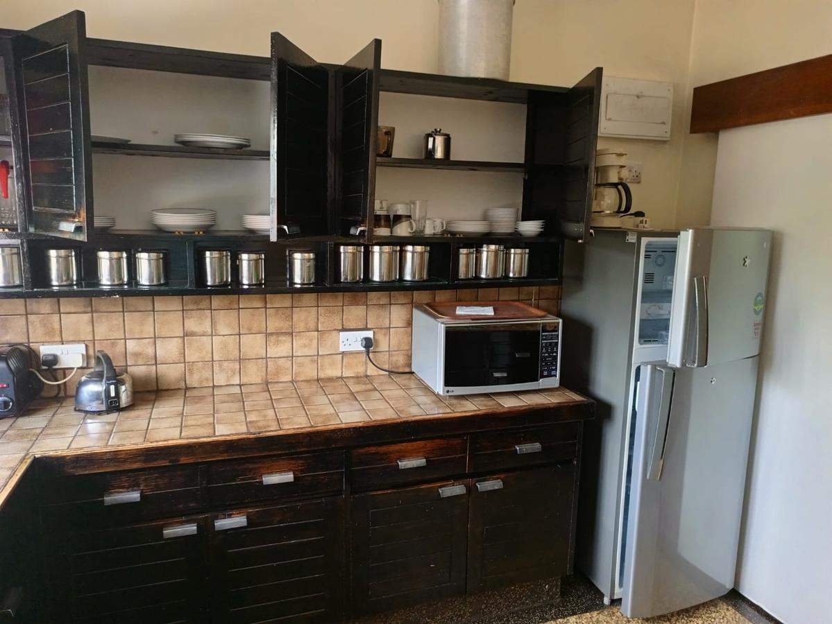 Serviced 3 Bed Apartment with Swimming Pool at State House Avenue - 11