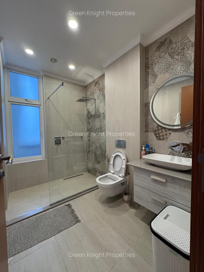 Serviced 2 Bed Apartment with En Suite in Parklands - 8