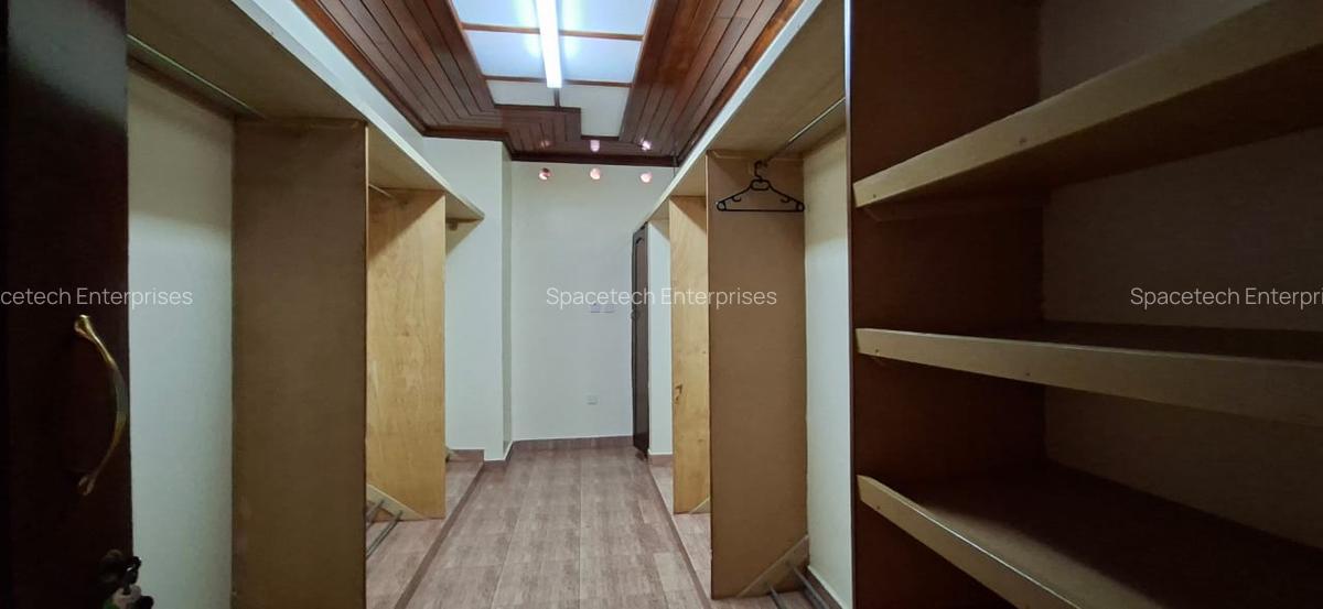 5 Bed Townhouse with En Suite in Westlands Area - 12