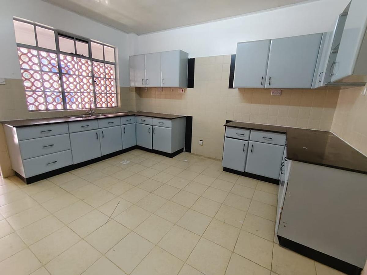 3 Bed Apartment with En Suite in Kilimani - 6