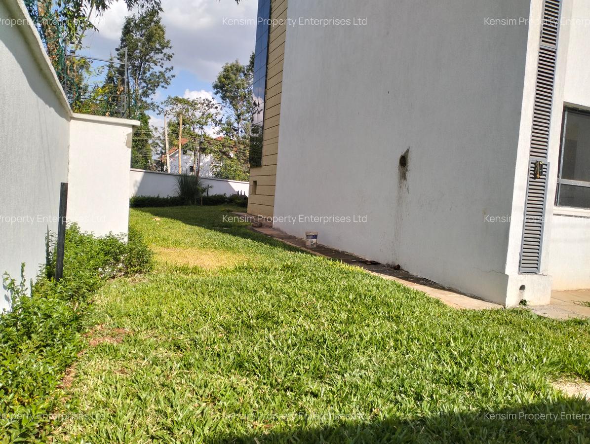 4 Bed Townhouse with En Suite in Lavington - 7