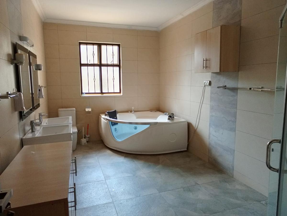 6 Bed House with En Suite in Kitisuru - 10