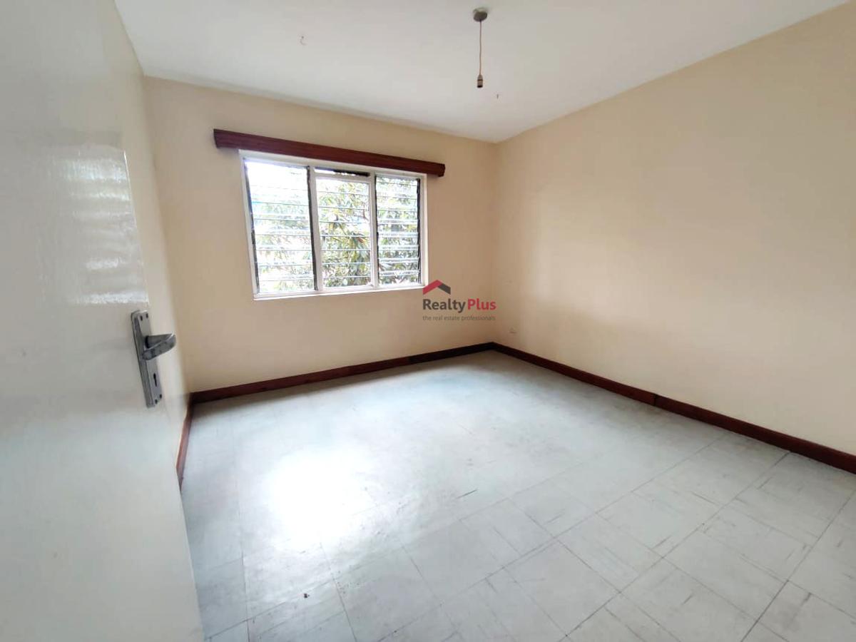 3 Bed Apartment with En Suite in Upper Hill - 8