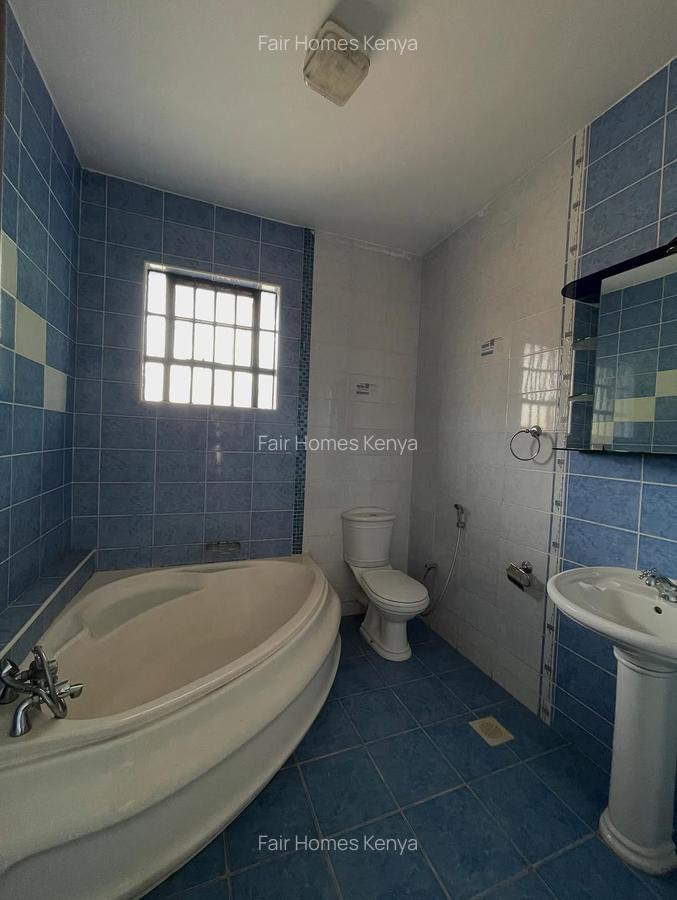 5 Bed Townhouse with En Suite at Lavington Green - 10