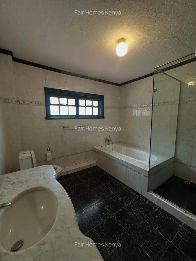 4 Bed Townhouse with En Suite at Riverside Drive - 3