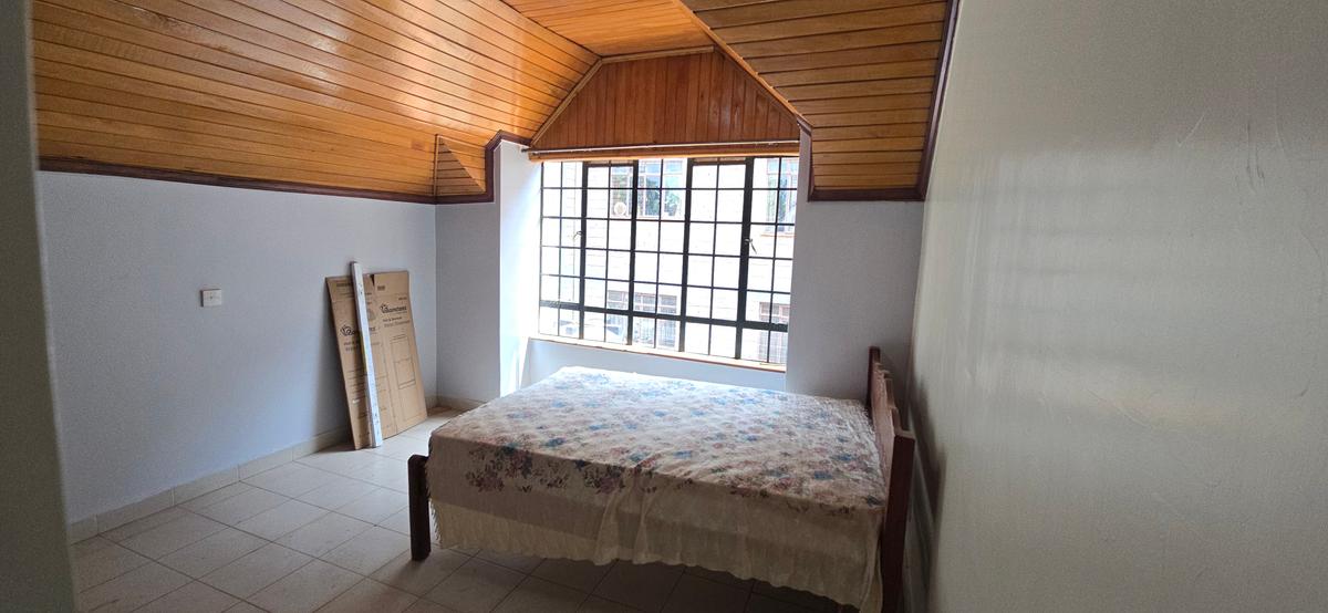 5 Bed Townhouse with En Suite at Kabasiran Avenue - 17