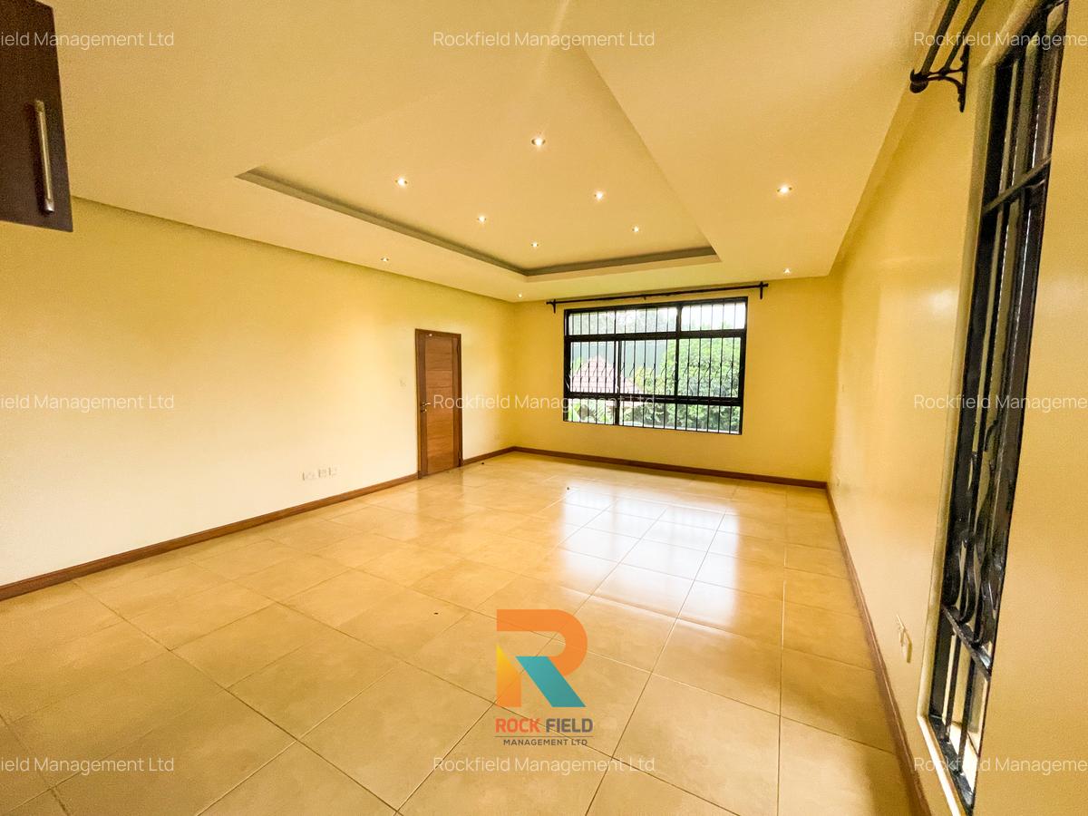 4 Bed Townhouse with En Suite at Runda Mumwe - 12