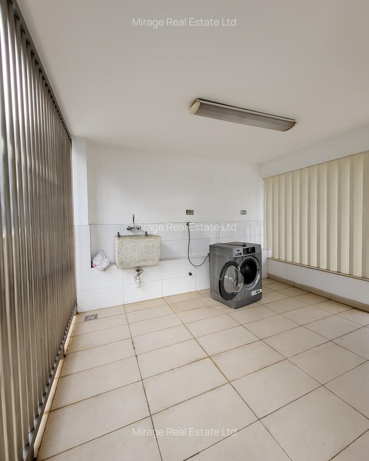 2 Bed Apartment with En Suite in Garden Estate - 15