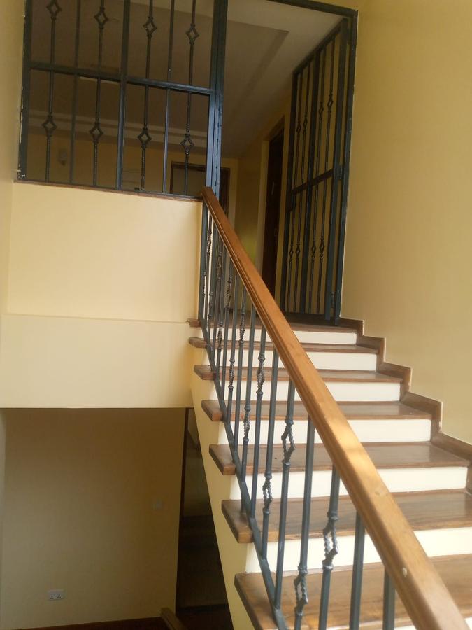 3 Bed Townhouse with En Suite in Kitisuru - 2