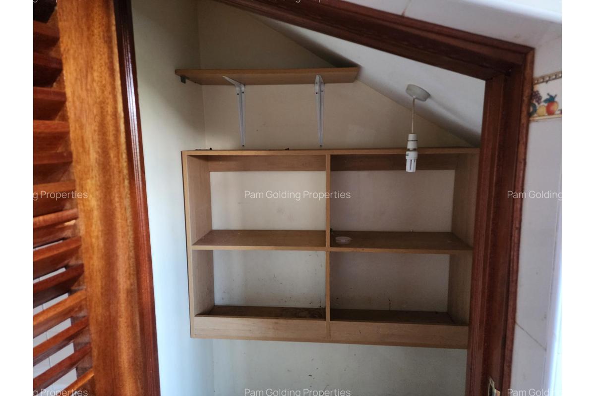 4 Bed House with En Suite at Muthanduku - 2