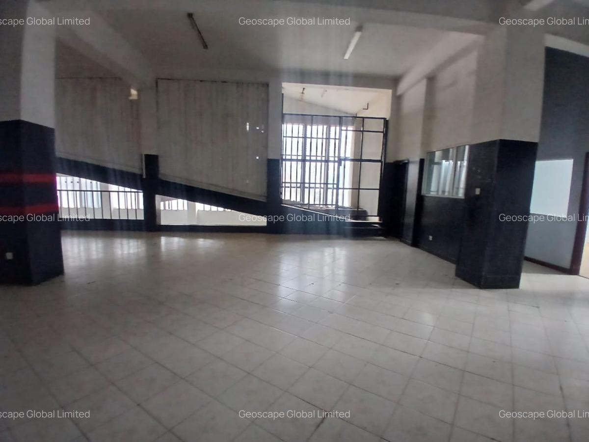 6,499 ft² Warehouse with Backup Generator in Industrial Area - 6