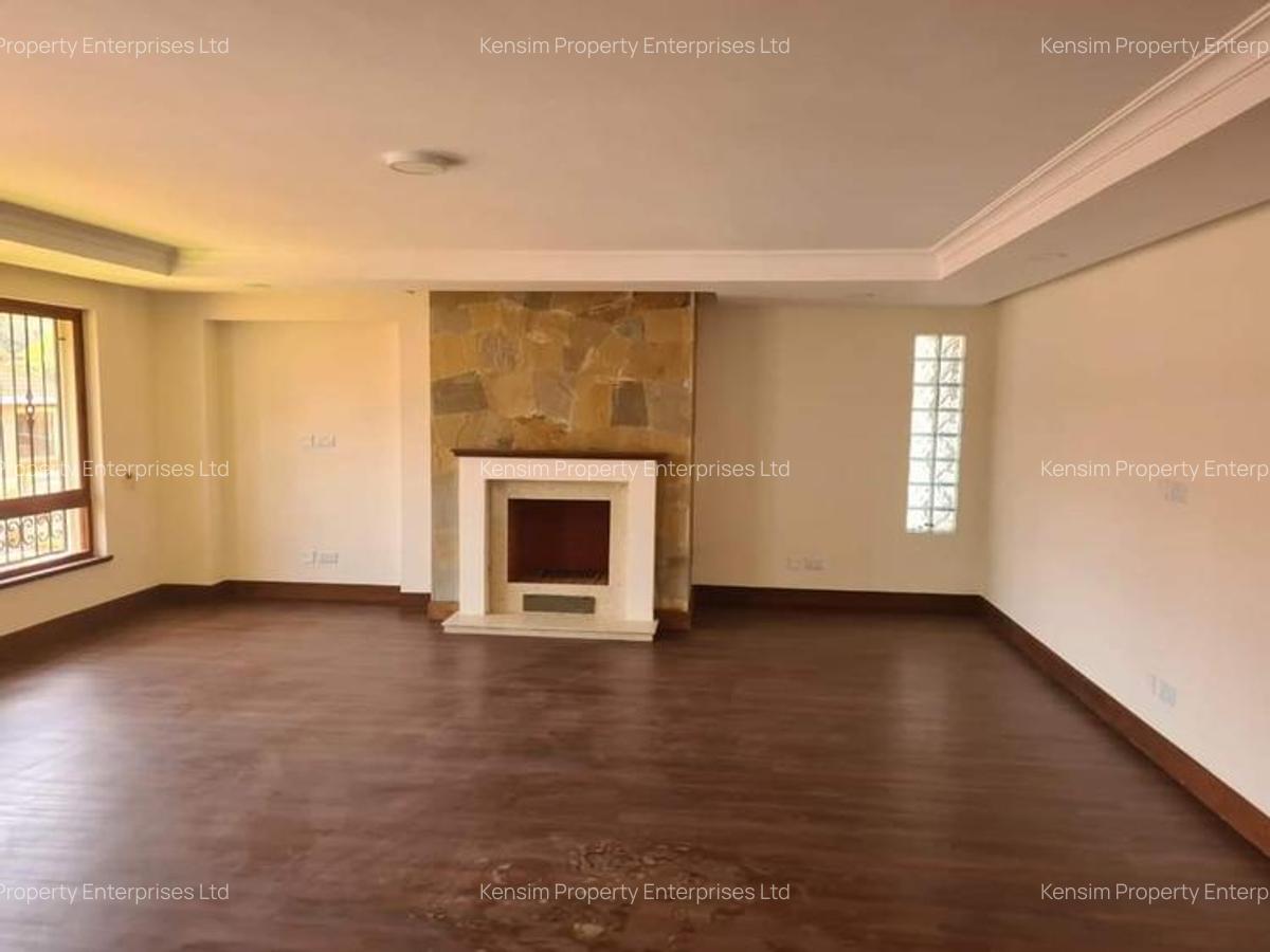 5 Bed Townhouse with En Suite in Spring Valley - 6