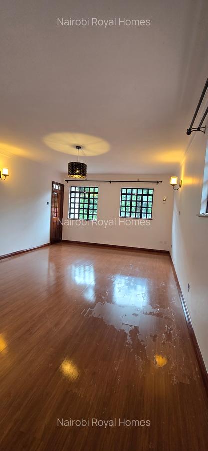 5 Bed Townhouse with En Suite at Off Convent Drive - 16