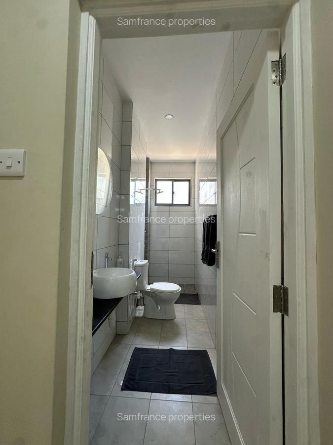 2 Bed Apartment with En Suite at 1 St Avanue - 9