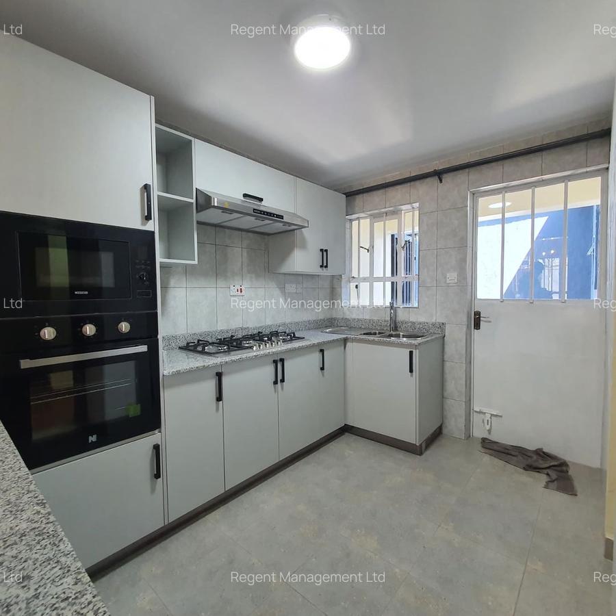 4 Bed House with En Suite at Five Star Road - 12