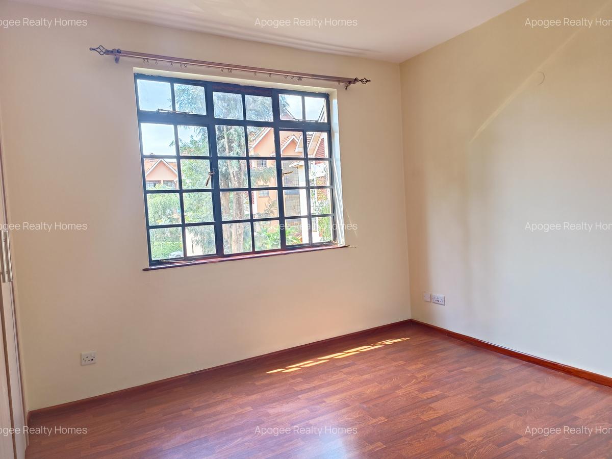 Serviced 2 Bed Apartment with En Suite at Fourways Junction Estate - 11