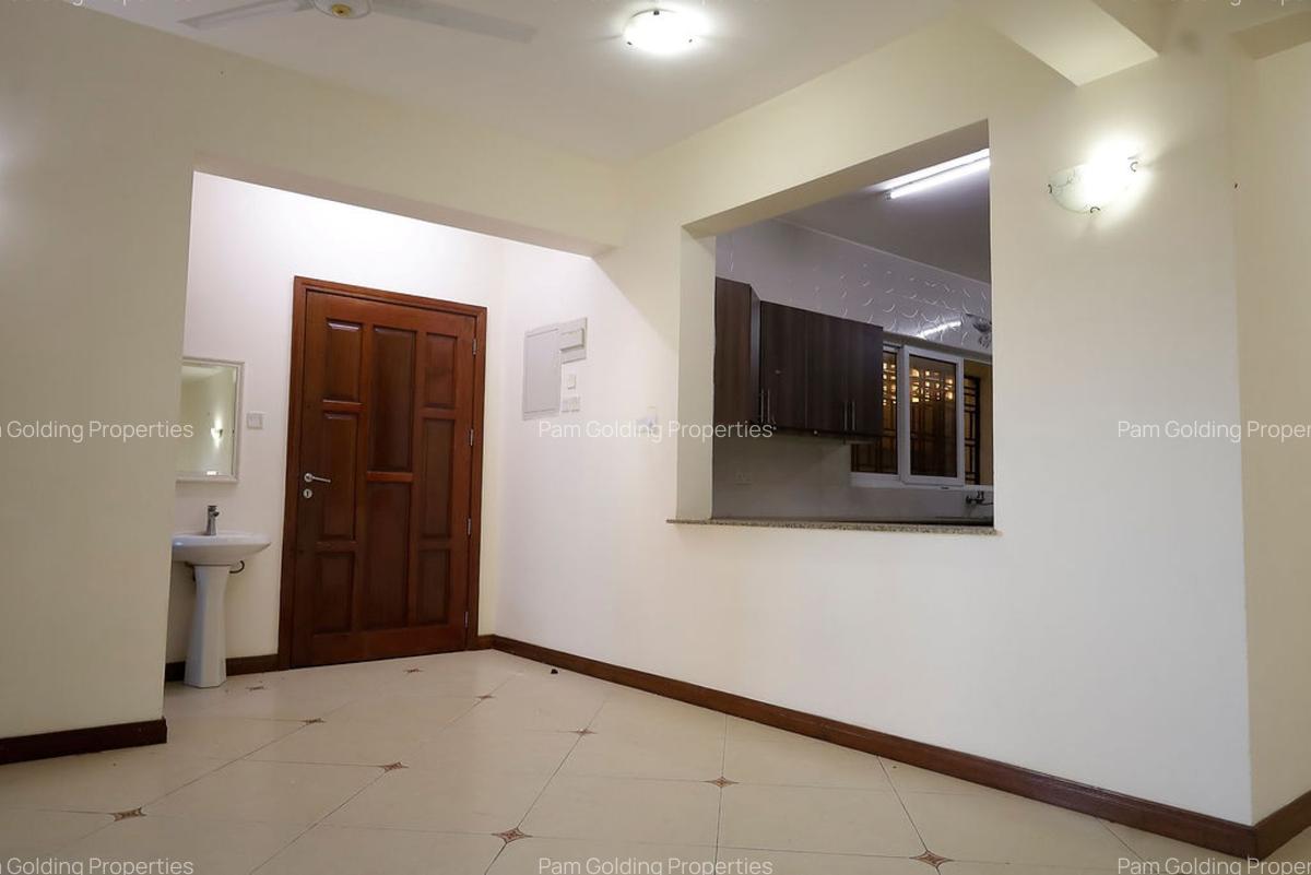 4 Bed Apartment with En Suite at 1St Avenue - 4