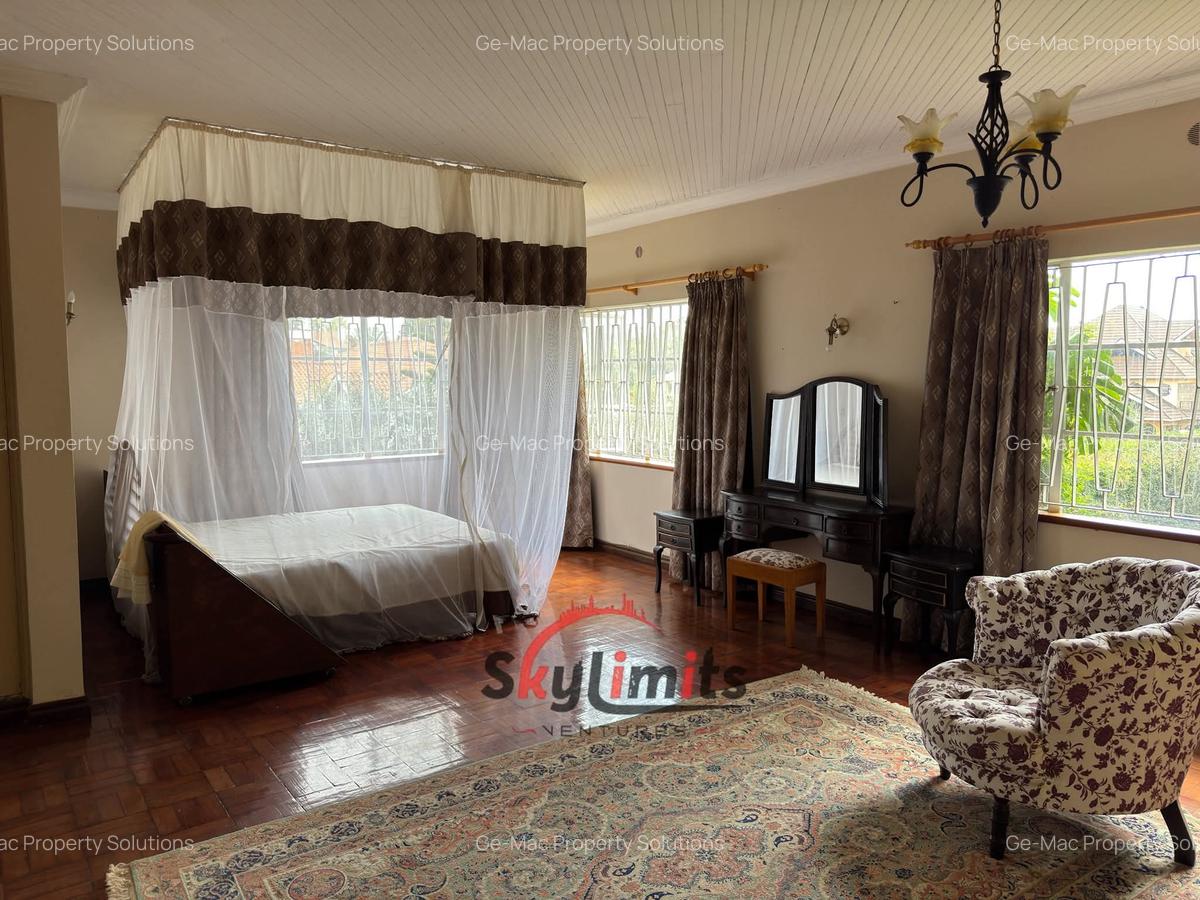 5 Bed House with En Suite in Runda - 3