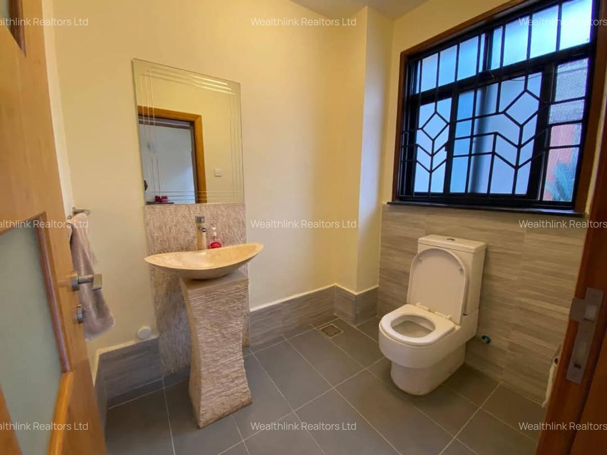 5 Bed Townhouse with En Suite at Kyuna - 11