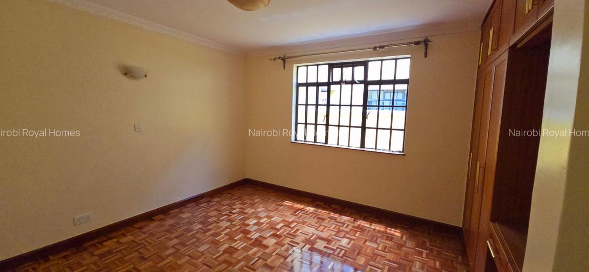 4 Bed Townhouse with En Suite at Lavington Green - 15