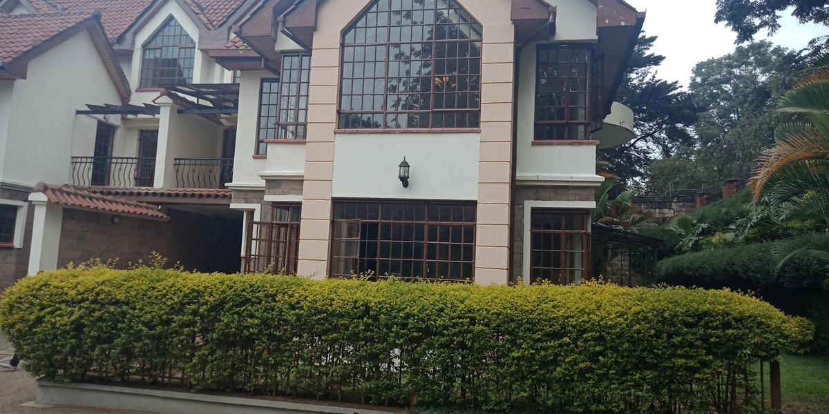 5 Bed Townhouse with En Suite in Lavington - 1