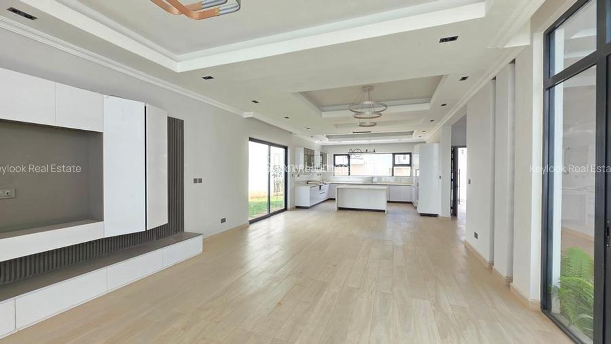 5 Bed Townhouse with En Suite at Lavington Green - 8