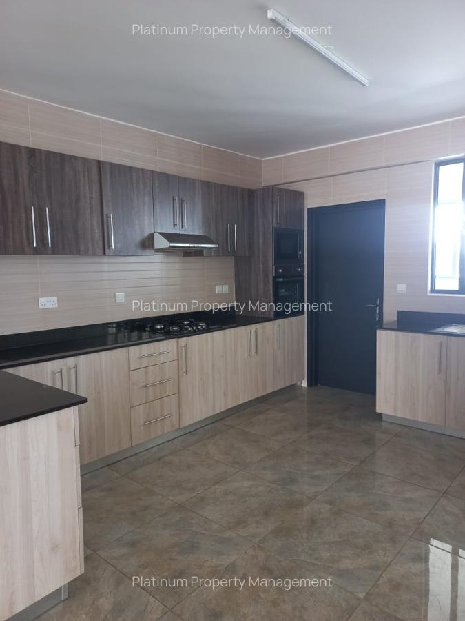 4 Bed Apartment with En Suite at Westlands Rd - 7