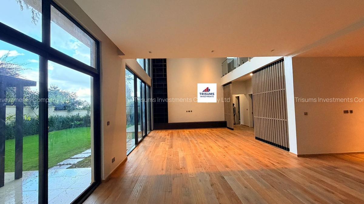 4 Bed House with En Suite in Runda - 2
