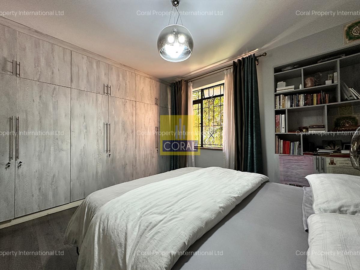 4 Bed Apartment in Riverside - 7