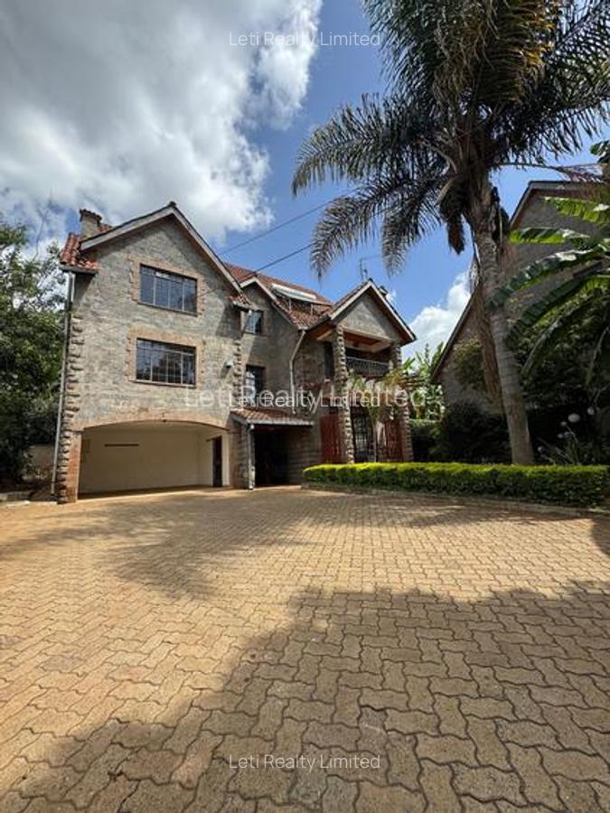 5 Bed Townhouse with En Suite in Lavington - 1