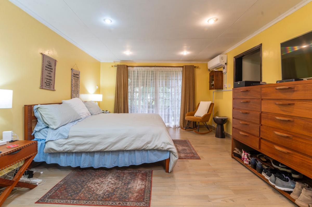 4 Bed House with En Suite in Runda - 15