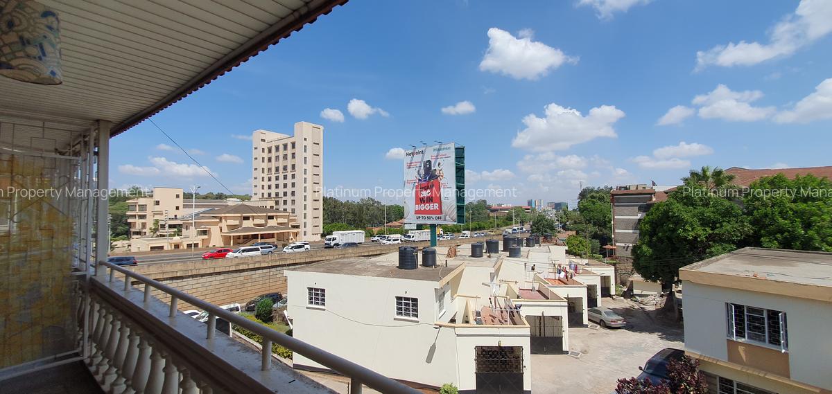 3 Bed Apartment with En Suite at Forest Lane - 19