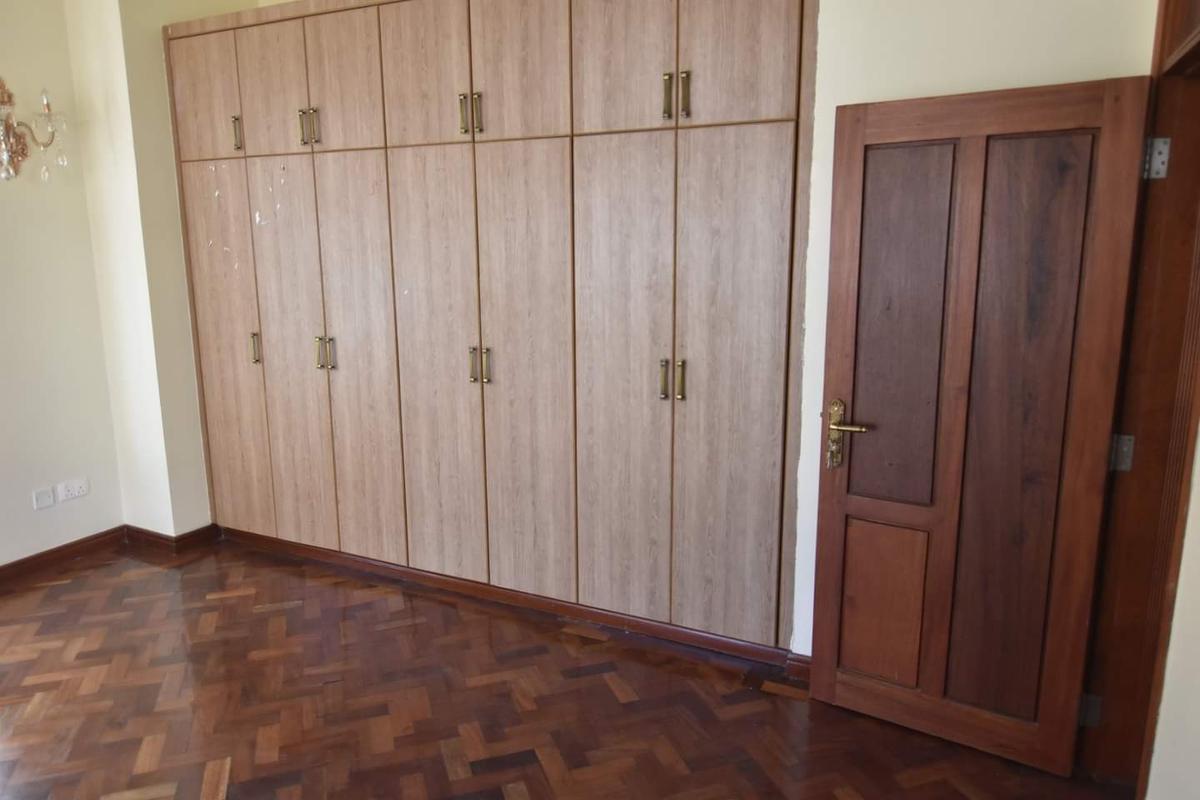 5 Bed Villa with En Suite in Lavington - 7