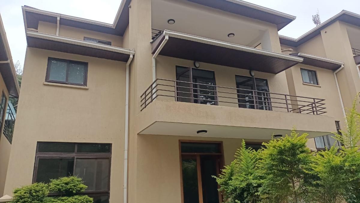 5 Bed Townhouse with En Suite in Lavington - 5