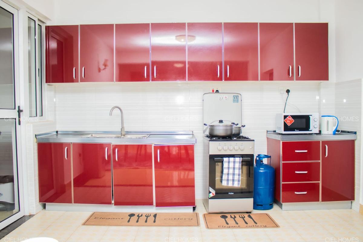 Serviced 2 Bed Apartment with Gym at Wood Avenue - 8