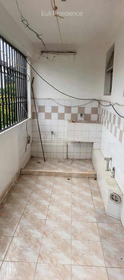 3 Bed Apartment with En Suite at Lantana Rd - 14