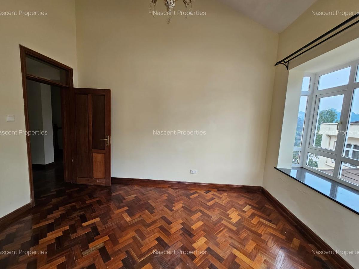 5 Bed Townhouse with En Suite in Lavington - 7