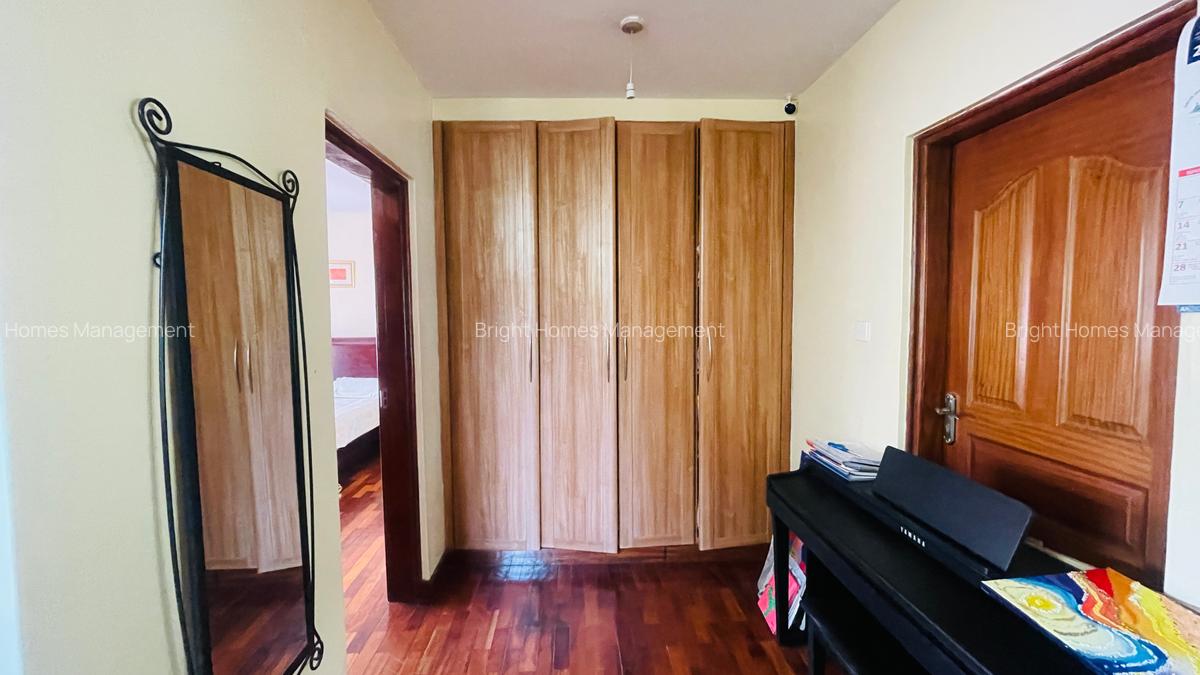5 Bed Townhouse with En Suite in Kilimani - 2