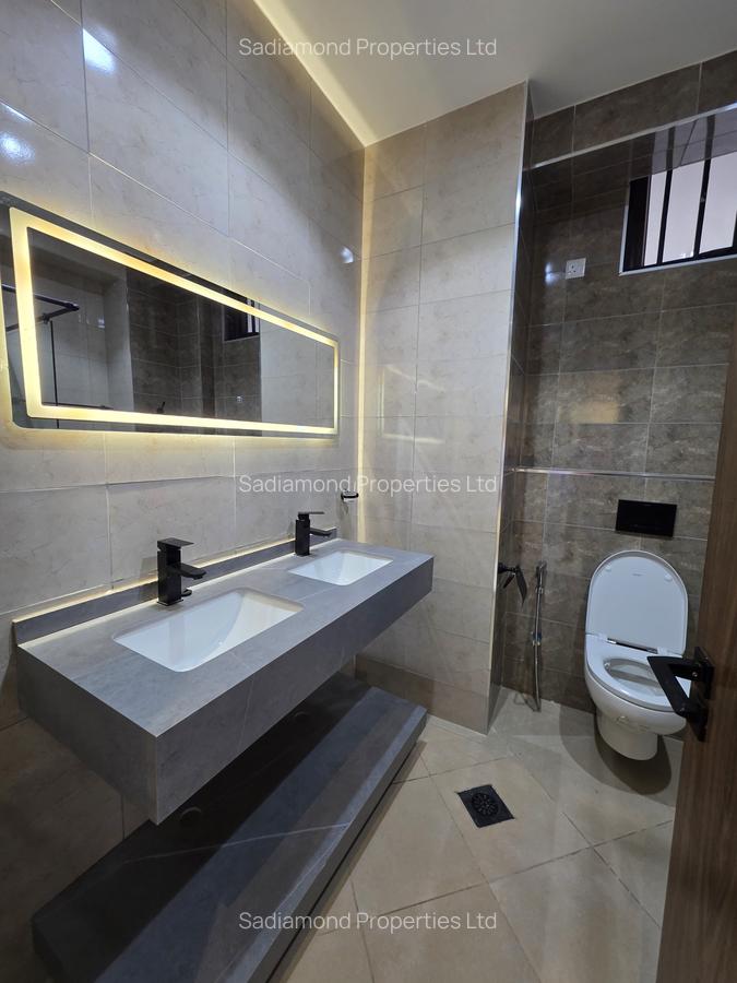 3 Bed Apartment with En Suite in Parklands - 6